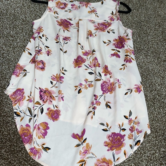 Maurice’s floral blouse tank - Picture 4 of 4